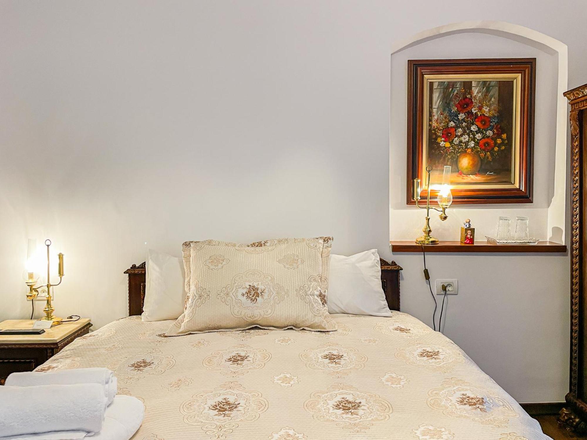 Runca-N Rai Hotel Cristian  Exterior photo